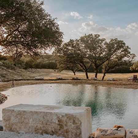 Spring BranchHummingbird Haus - Hill Country Views On 20 Acres With Firepit别墅 外观 照片