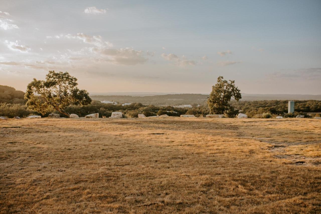 Spring BranchHummingbird Haus - Hill Country Views On 20 Acres With Firepit别墅 外观 照片