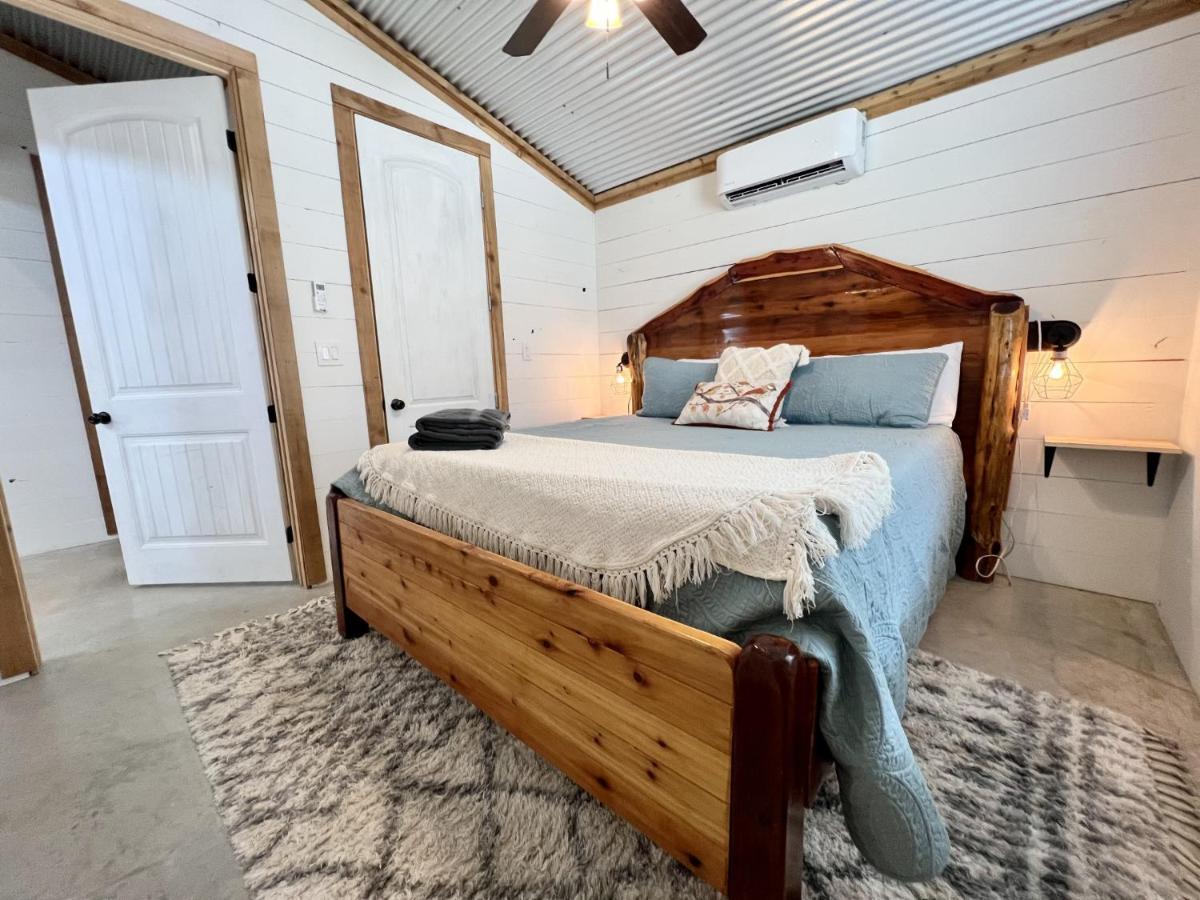 Spring BranchHummingbird Haus - Hill Country Views On 20 Acres With Firepit别墅 外观 照片