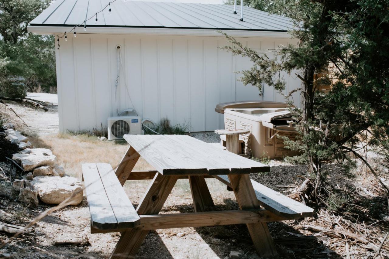 Spring BranchHummingbird Haus - Hill Country Views On 20 Acres With Firepit别墅 外观 照片